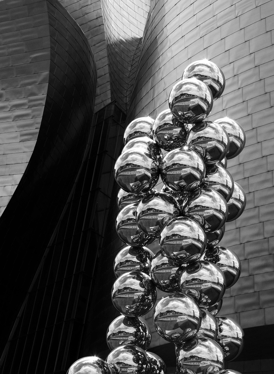about-01 guggenheim, museum, bilbao, basque, sculpture